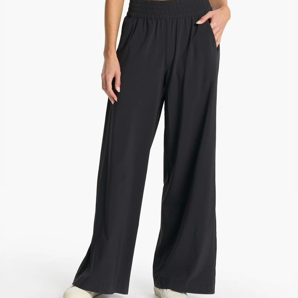 NEW VUORI women’s Villa wideleg in SHORT